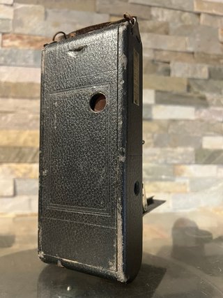 Fotocamera d'epoca in pelle nera