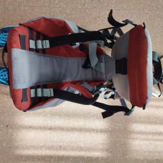 Mochila portabebés para senderismo