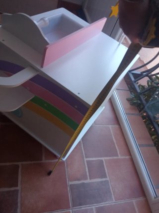 Mueble de madera para bebé: bañera, cuna y armario