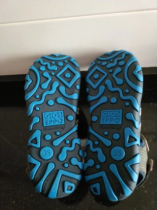 Sandalias , deportivas, cagrejera talla 35