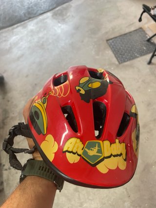 Casco bici infantil rojo con dibujos