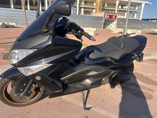 Yamaha TMAX 500 Maxi Scooter Negra