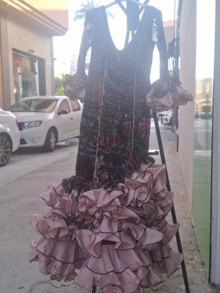 Vestidos y falda flamenca