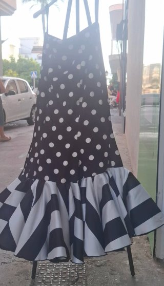 Vestidos y falda flamenca