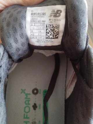 New Balance Fresh Foam More v5 Hombre Gris