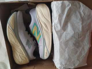 New Balance Fresh Foam More v5 Hombre Gris