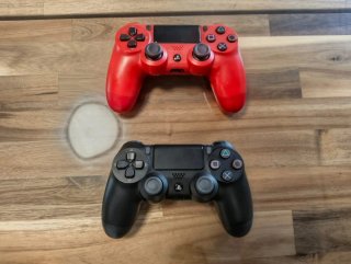 Consola PS4 Slim + 4 Juegos + 2 Mandos