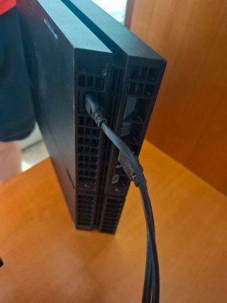 PS4 500GB + Mando Original Sony