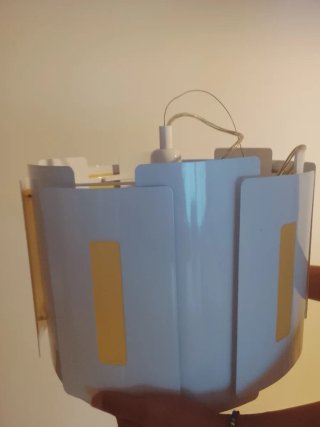 Lámpara de salón con láminas