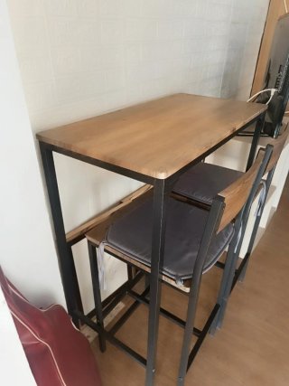 Mesa alta bar con 2 taburetes