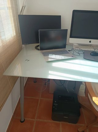Mesa de estudio cristal y acero. Altura regulable