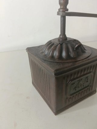 Molinillo café TRE SPADE antiguo