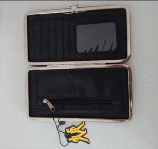 Cartera de mano negra efecto piel