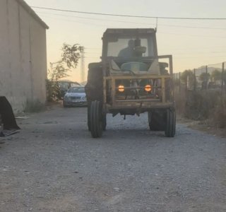 Tractor John Deere 3135 con pala