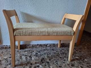 Butaca de madera y tela