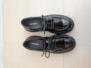 Zapatos negros de plataforma NUEVOS, SIN USAR