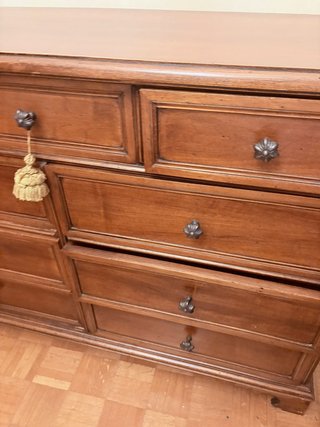 Cassettiera in legno massello con 9 cassetti
