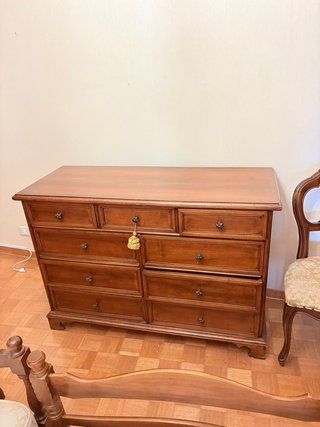 Cassettiera in legno massello con 9 cassetti