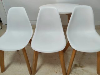 Mesa y 3 Sillas Infantiles Nórdicas