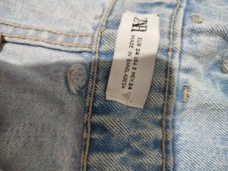 Pantalones cortos vaqueros desgastados