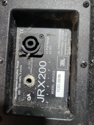 Conjunto de altavoces pasivos negros