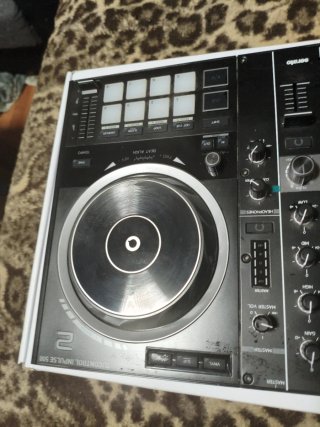 Controlador DJ Hercules DJControl Impulse 500