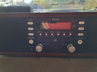 Tocadiscos cassete CD radio TEAC LP-R500