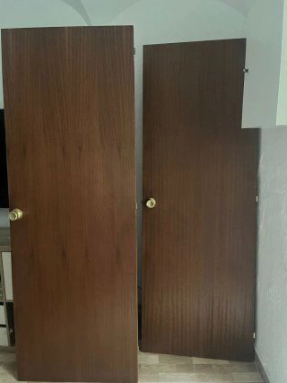 Puertas de madera (2 unidades).