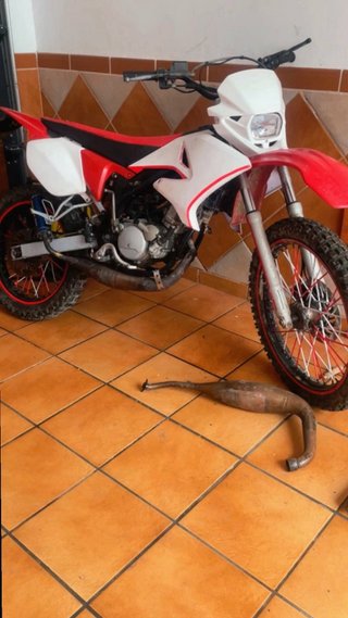 Yamaha DT 50 Enduro/Motocross Roja y Blanca