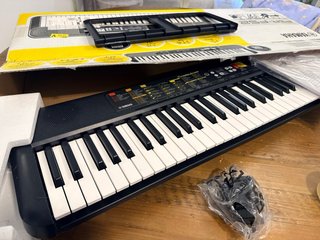 Piano Yamaha PSR-F52