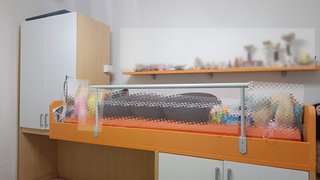 Letto a castello con armadi e cassetti