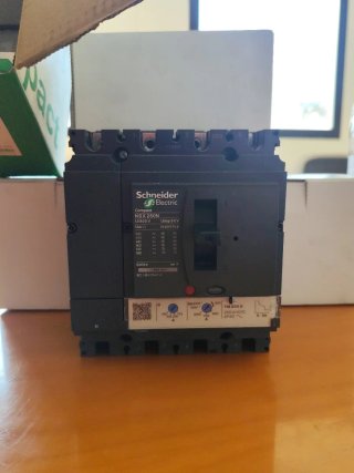Interruptor NSX250N 4P4T TM250D LV431850