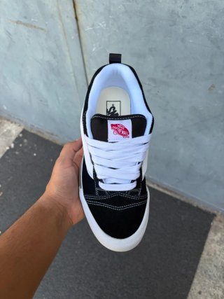 Vans Knu Skool nere e bianche