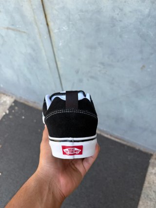 Vans Knu Skool nere e bianche