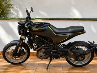 Husqvarna Svartpilen 401 2020 35.000 km Escape SC