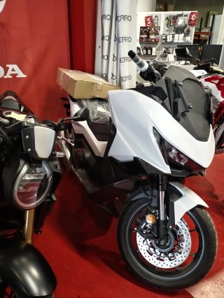 Honda Forza 750 Maxi Scooter
