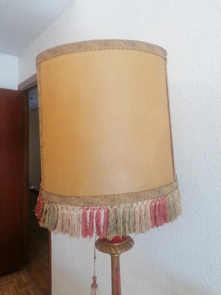 Lámpara de pie antigua madera dorada y roja