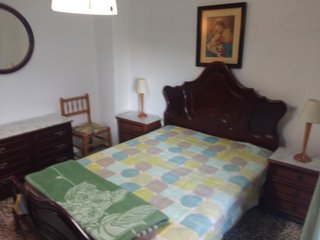 SE ALQUILA HABITACION EN LA MACARENA