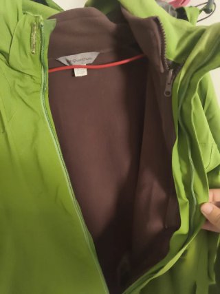 Chaqueta impermeable de la marca Quechua