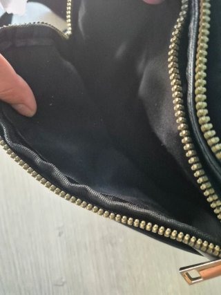 Bolso negro espacioso