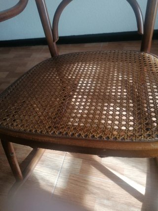 Mecedora Antigua Ratán y Madera