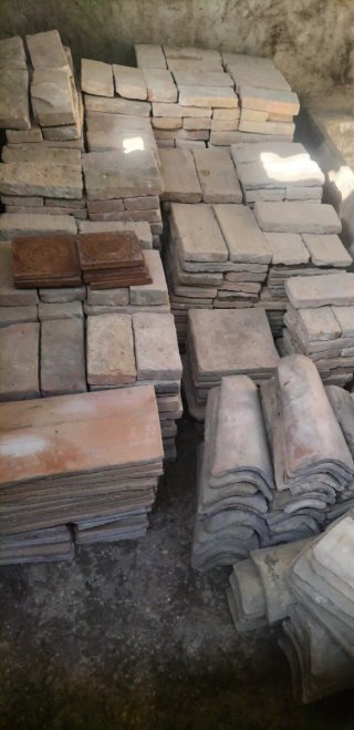 Ladrillos antiguos macizos