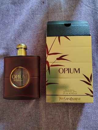Botella y caja perfume Opium YSL vacías
