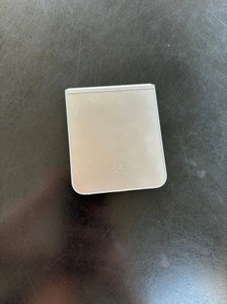 Samsung Galaxy Z Flip6