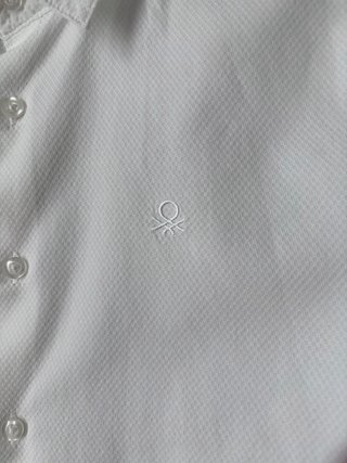 Camicia Benetton bambino/Camisa blanca para niño