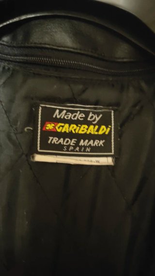 Chaqueta Cuero Garibaldi Nevada y Guantes Levior