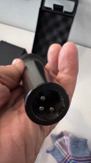 2 Micrófonos Behringer XM8500 y XM1800S