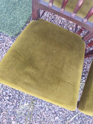 Juego de 4 sillas antiguas de madera