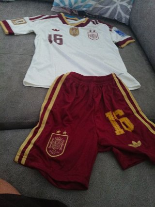 Conjunto España Rodrigo 2ª equipación T. 20
