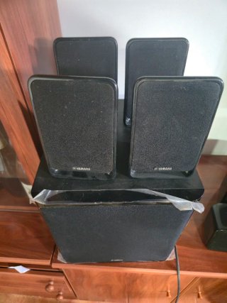 8 Altavoces Yamaha  mas subufer